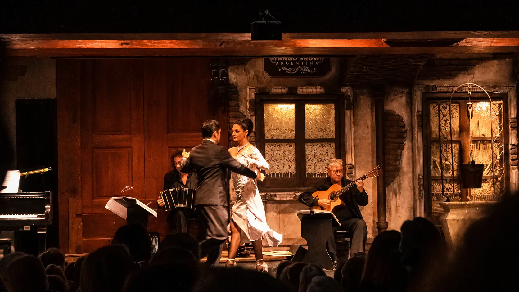 Private tours Argentina Buenos Aires tango show